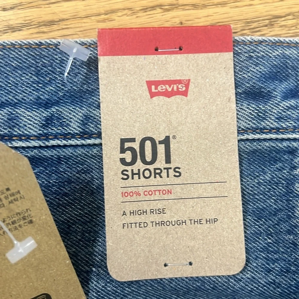 Levi's Blue Jean Shorts with Distressed‎ Hem size 34 - Picture 4 of 7